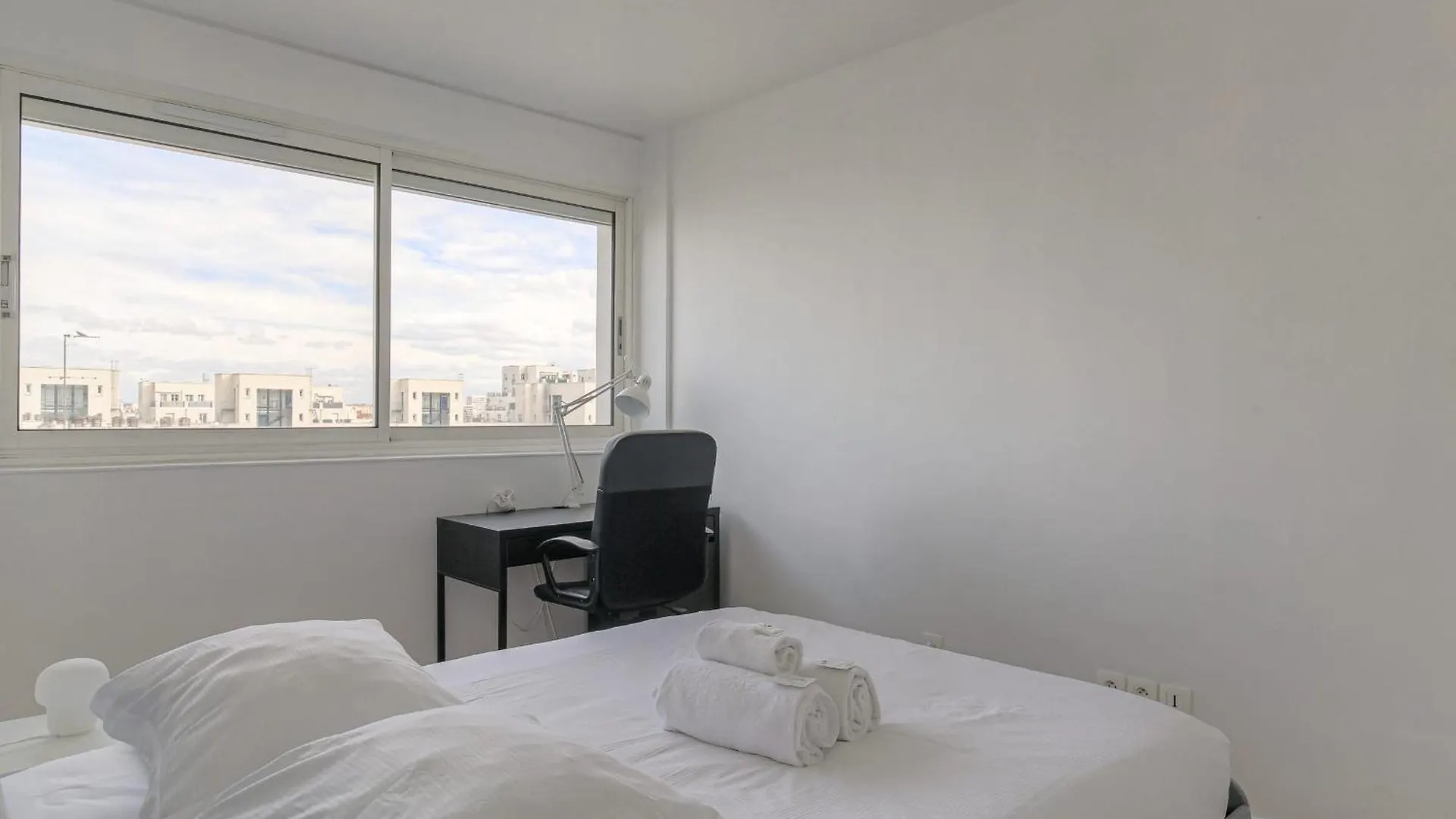 Lumineux Et Calme Avec Parking Gratuit Apartment Villeurbanne
