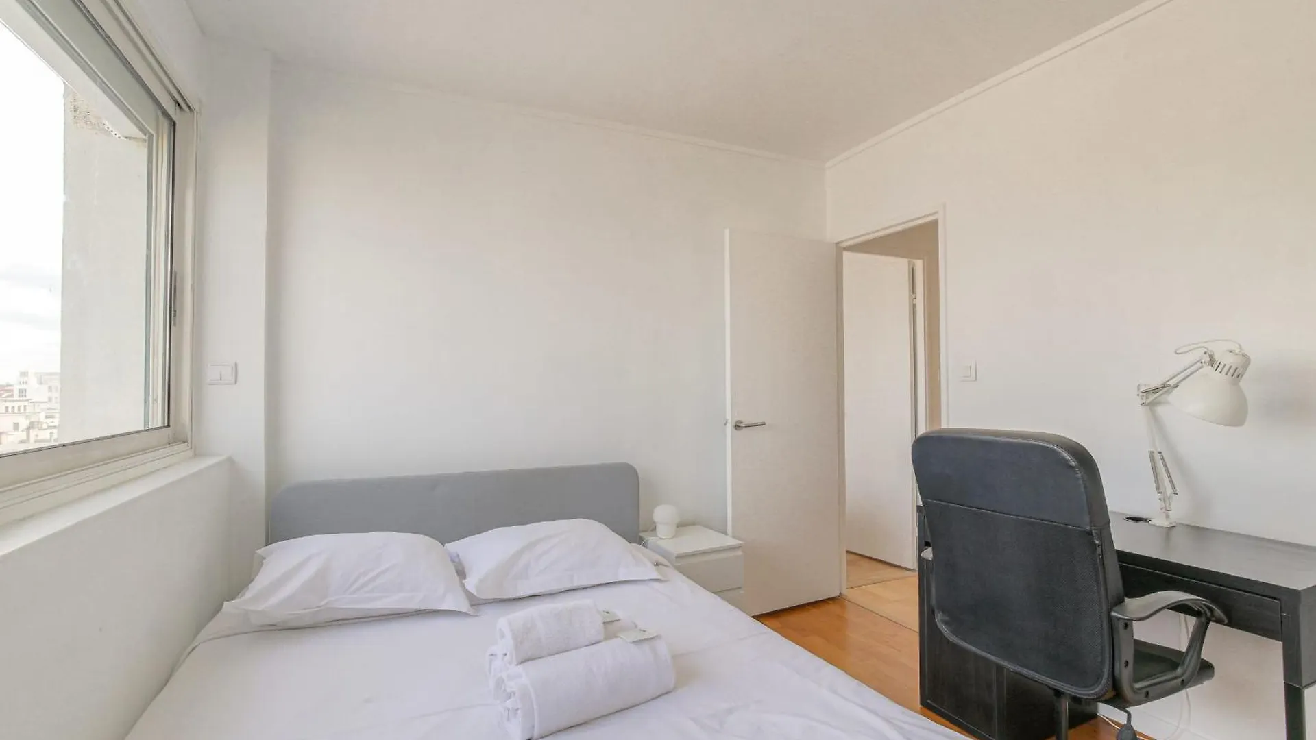 Lumineux Et Calme Avec Parking Gratuit Apartment Villeurbanne