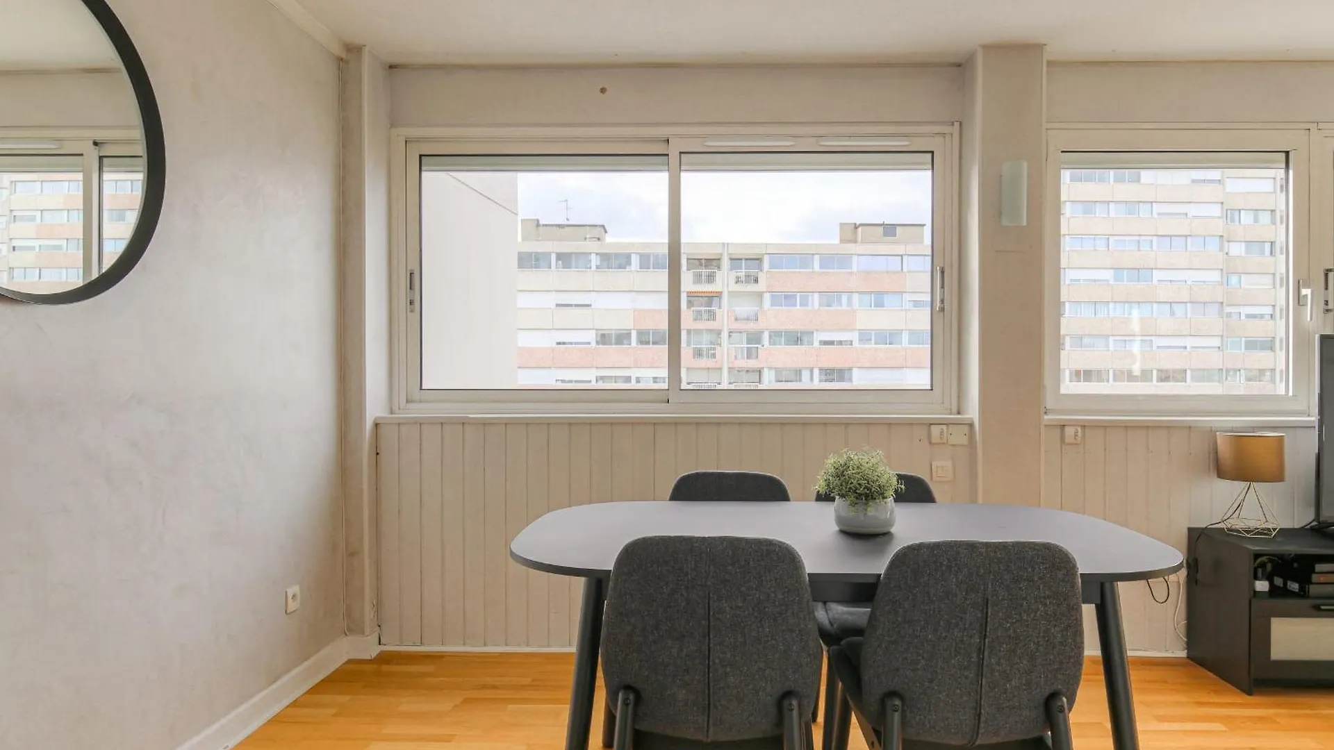 Lumineux Et Calme Avec Parking Gratuit Apartment Villeurbanne