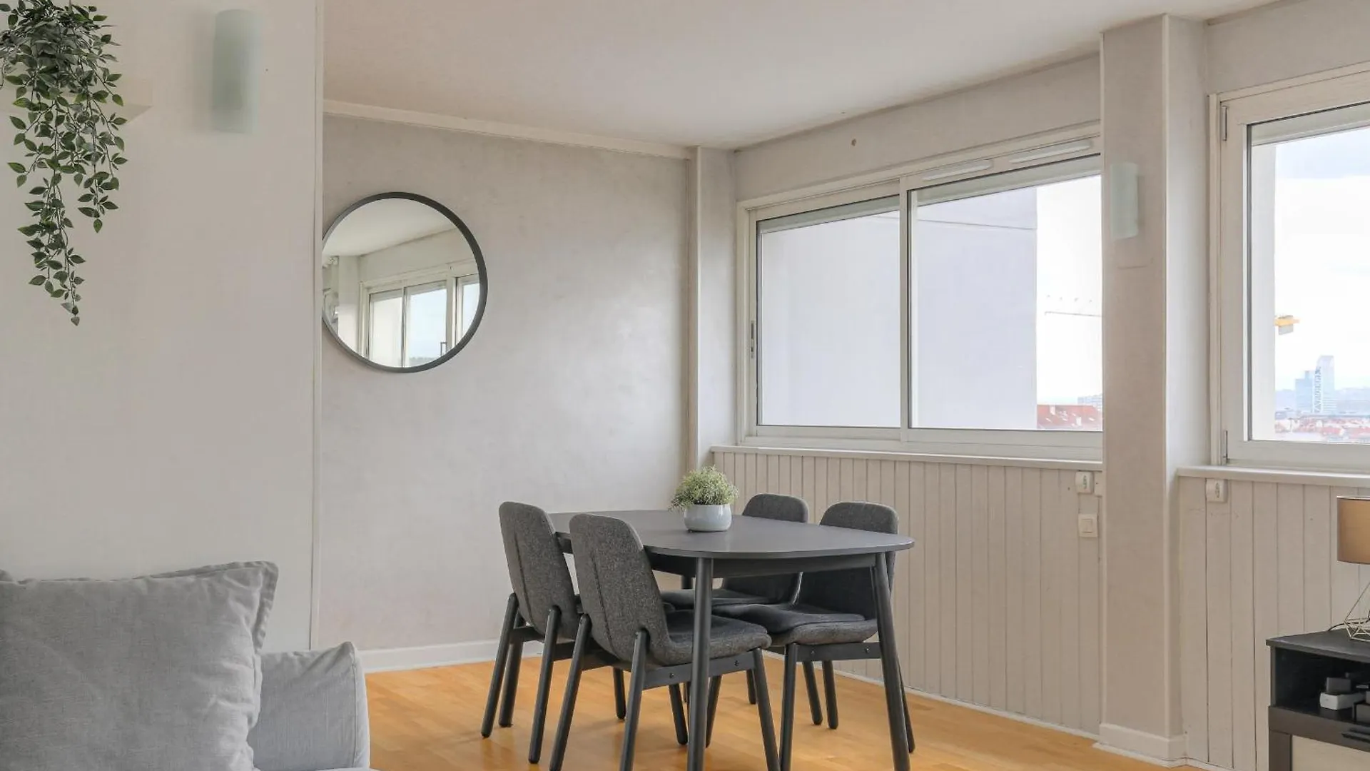 Lumineux Et Calme Avec Parking Gratuit Apartment Villeurbanne