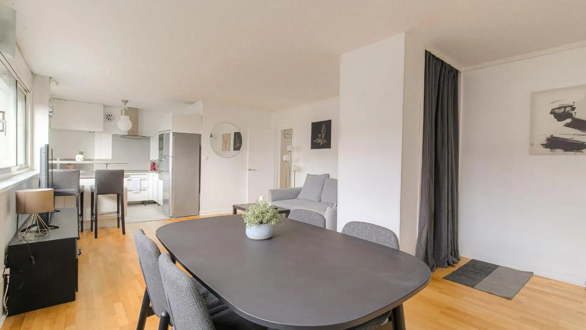 Lumineux Et Calme Avec Parking Gratuit Apartment Villeurbanne